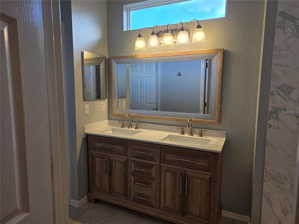 En Venta: $277,000 (2 camas, 2 baños, 1244 Pies cuadrados)