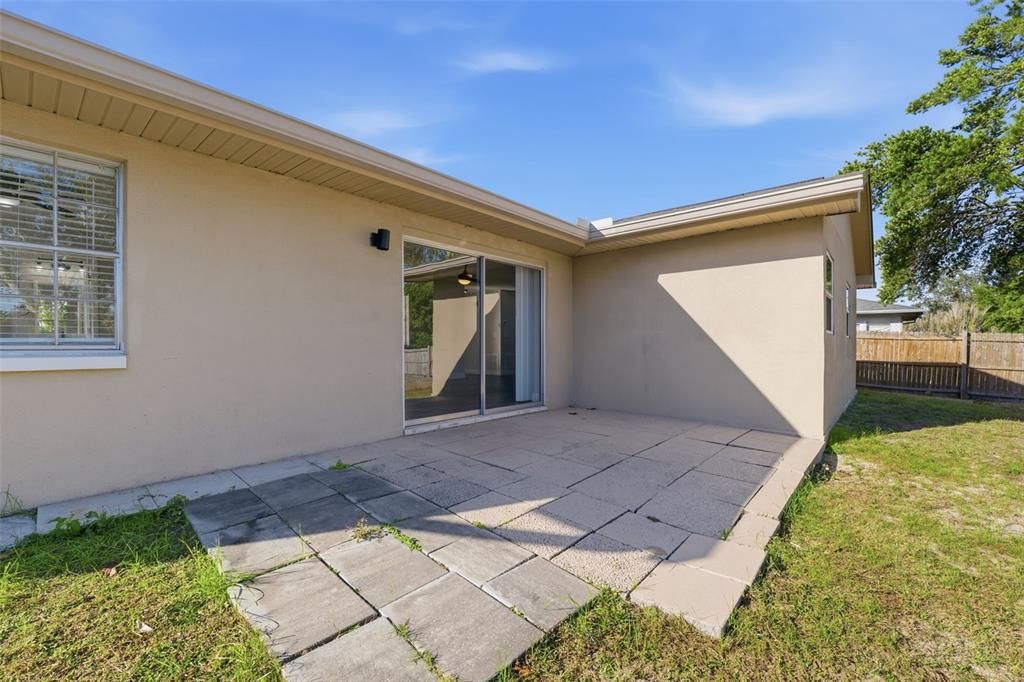 For Sale: $295,000 (3 beds, 2 baths, 1338 Square Feet)