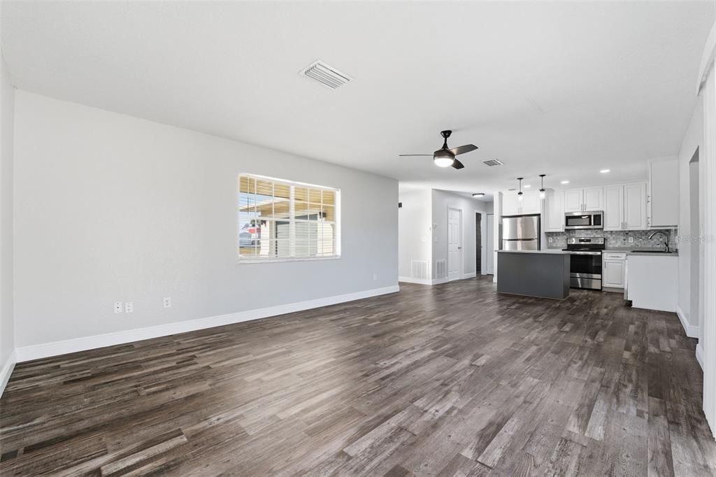 For Sale: $295,000 (3 beds, 2 baths, 1338 Square Feet)