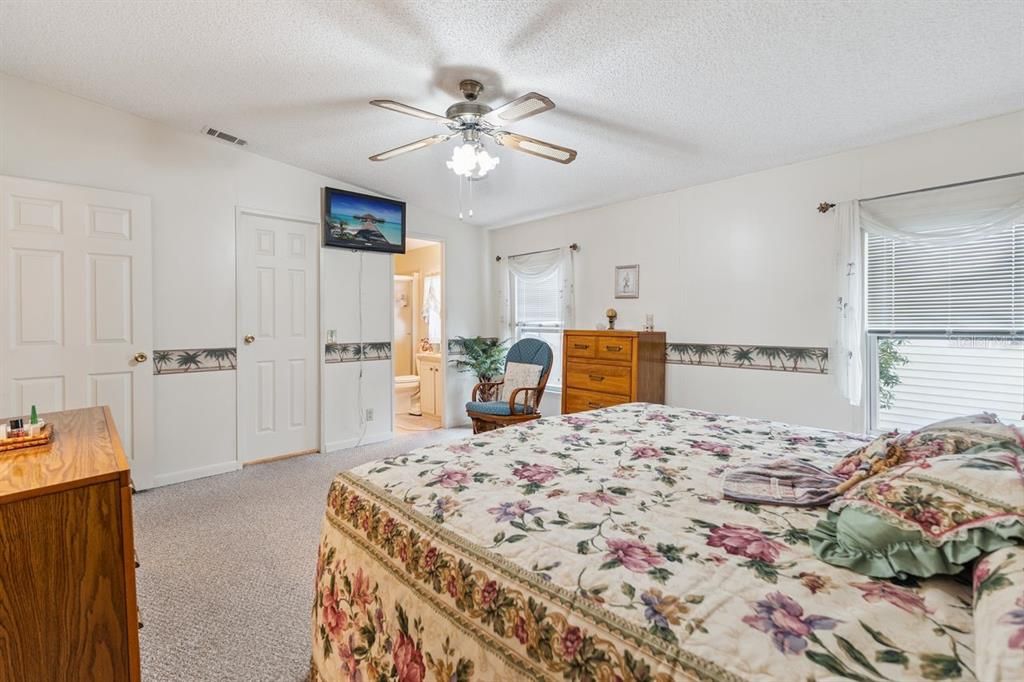 For Sale: $140,000 (2 beds, 2 baths, 1144 Square Feet)