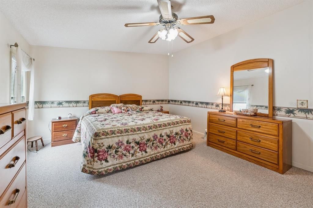 For Sale: $140,000 (2 beds, 2 baths, 1144 Square Feet)