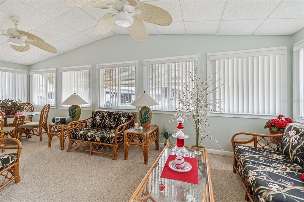 For Sale: $140,000 (2 beds, 2 baths, 1144 Square Feet)