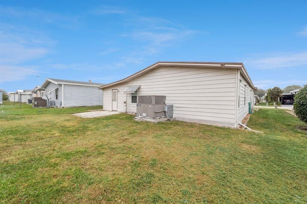 For Sale: $140,000 (2 beds, 2 baths, 1144 Square Feet)