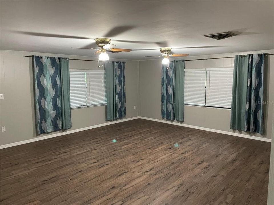 В аренду: $2,150 (4 спален, 2 ванн, 2244 Квадратных фут)