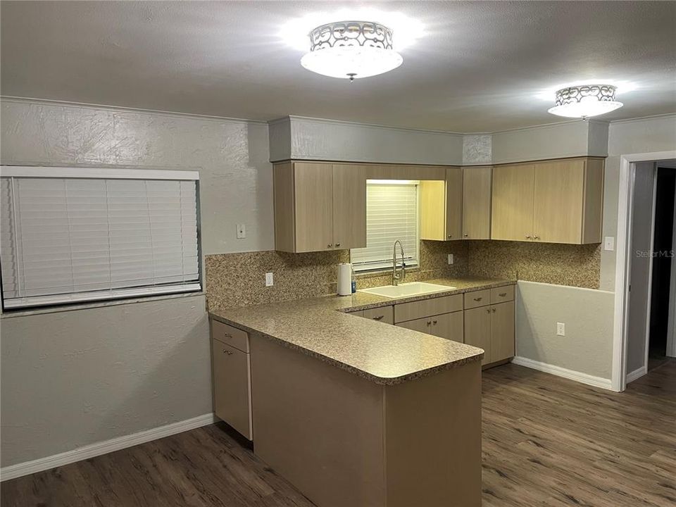 В аренду: $2,150 (4 спален, 2 ванн, 2244 Квадратных фут)