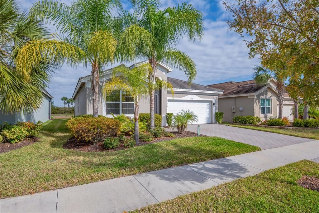 For Sale: $340,000 (2 beds, 2 baths, 1599 Square Feet)