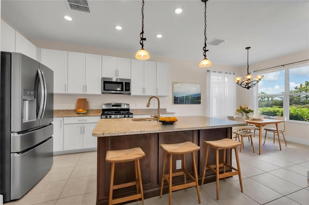 For Sale: $340,000 (2 beds, 2 baths, 1599 Square Feet)