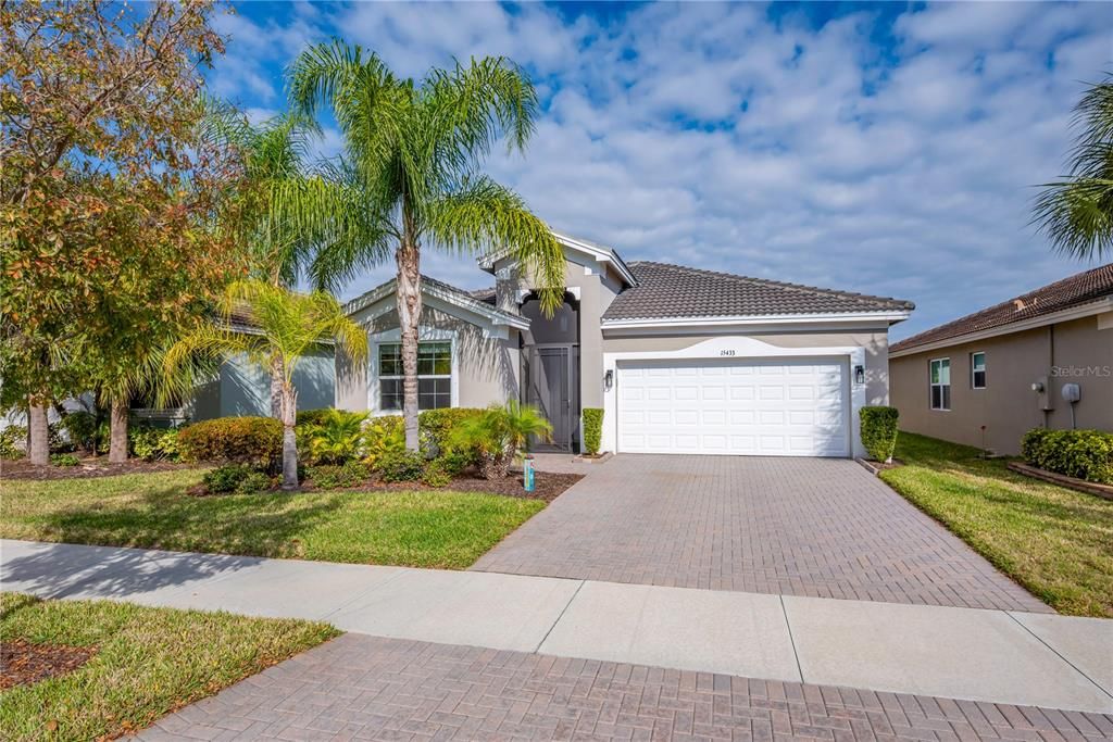 For Sale: $340,000 (2 beds, 2 baths, 1599 Square Feet)