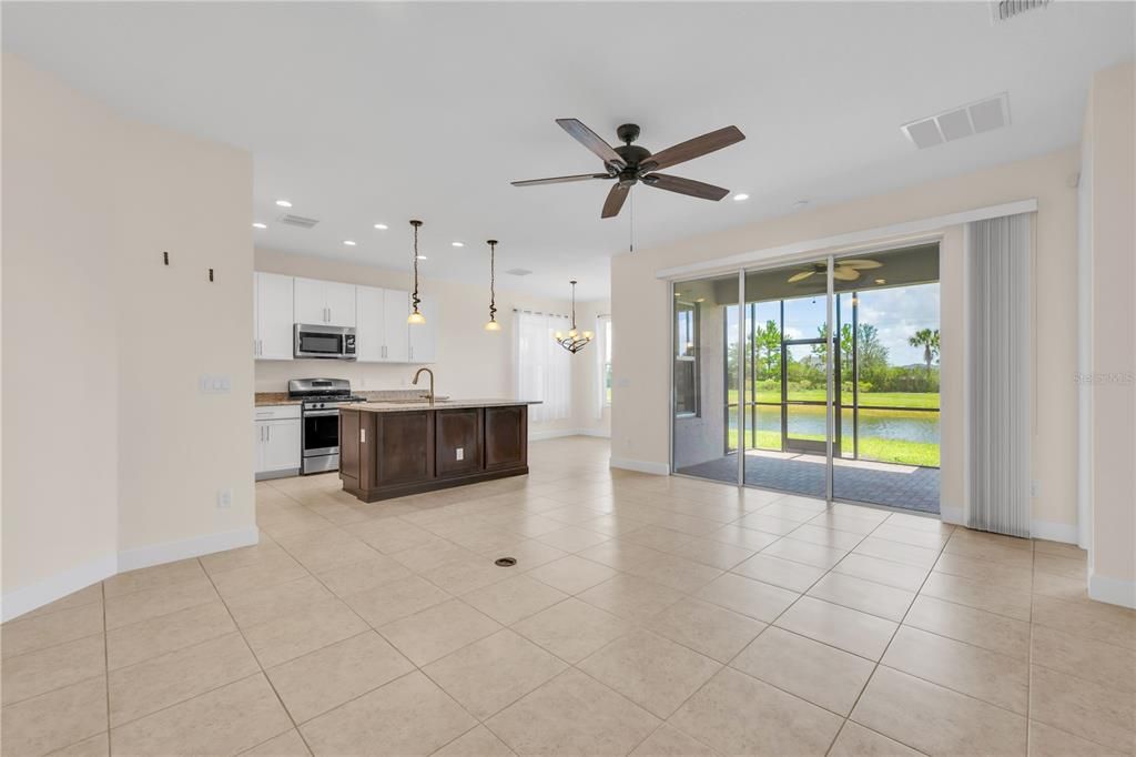 For Sale: $340,000 (2 beds, 2 baths, 1599 Square Feet)