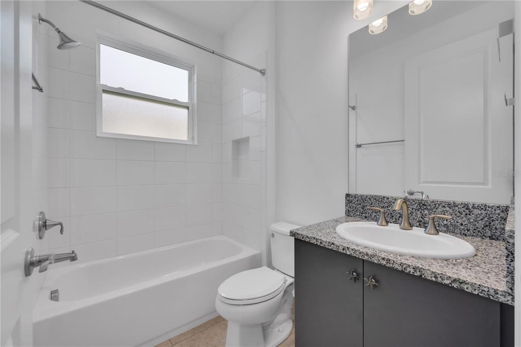 For Sale: $340,000 (2 beds, 2 baths, 1599 Square Feet)
