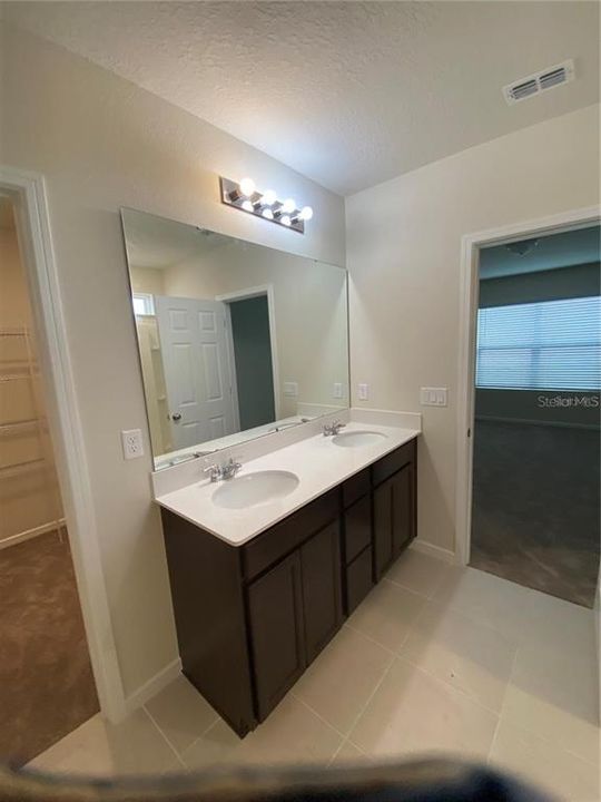 For Rent: $2,200 (4 beds, 2 baths, 1865 Square Feet)