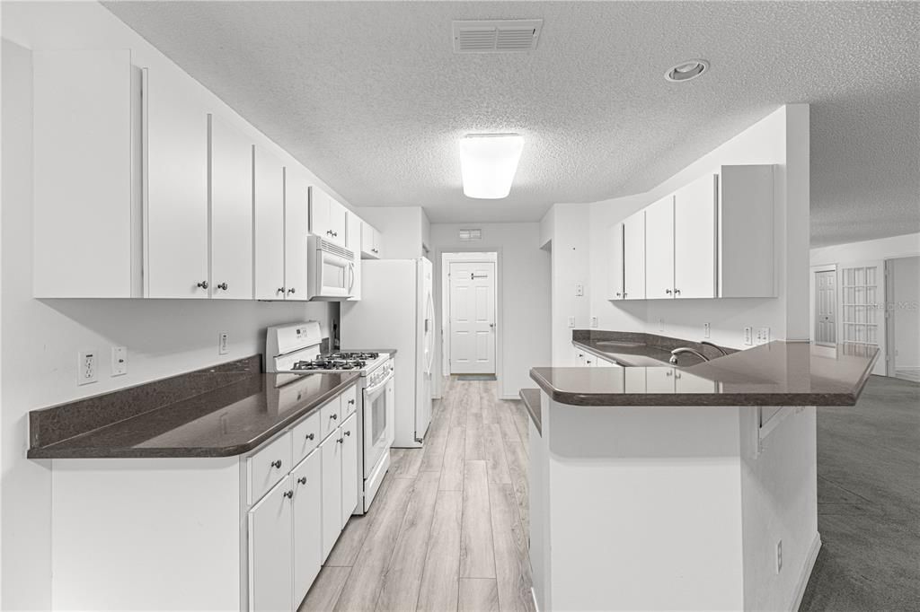 En Venta: $249,900 (2 camas, 2 baños, 1683 Pies cuadrados)