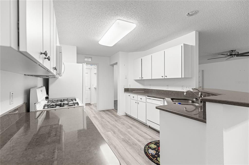 En Venta: $249,900 (2 camas, 2 baños, 1683 Pies cuadrados)