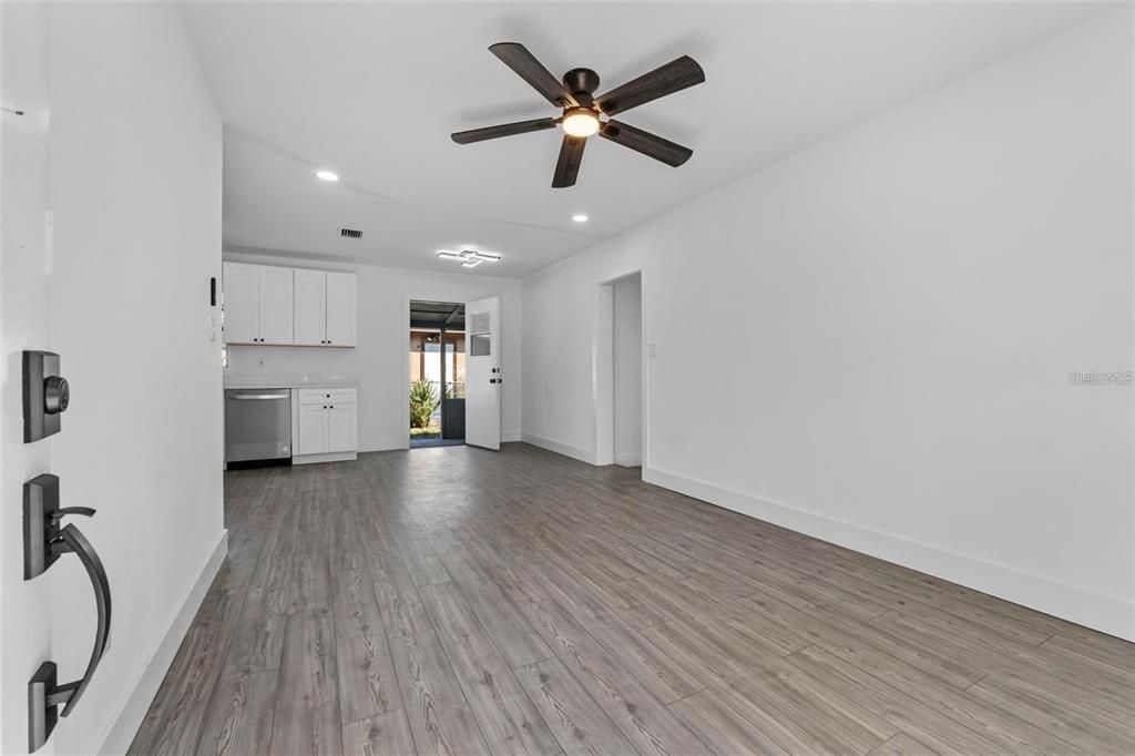 En Renta: $2,000 (3 camas, 2 baños, 1176 Pies cuadrados)