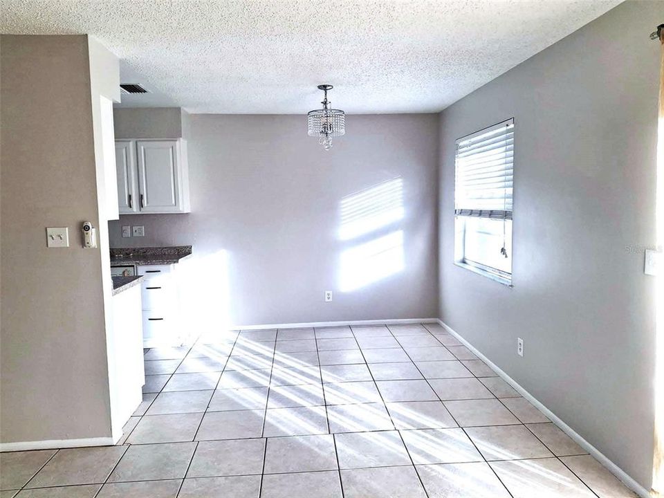 出租: $2,375 (3 贝兹, 2 浴室, 1039 平方英尺)