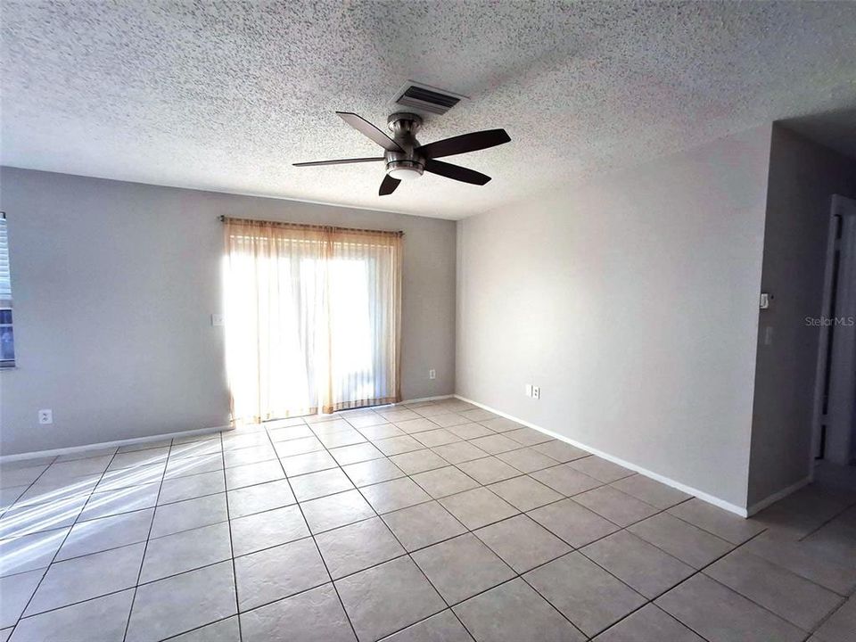 出租: $2,375 (3 贝兹, 2 浴室, 1039 平方英尺)