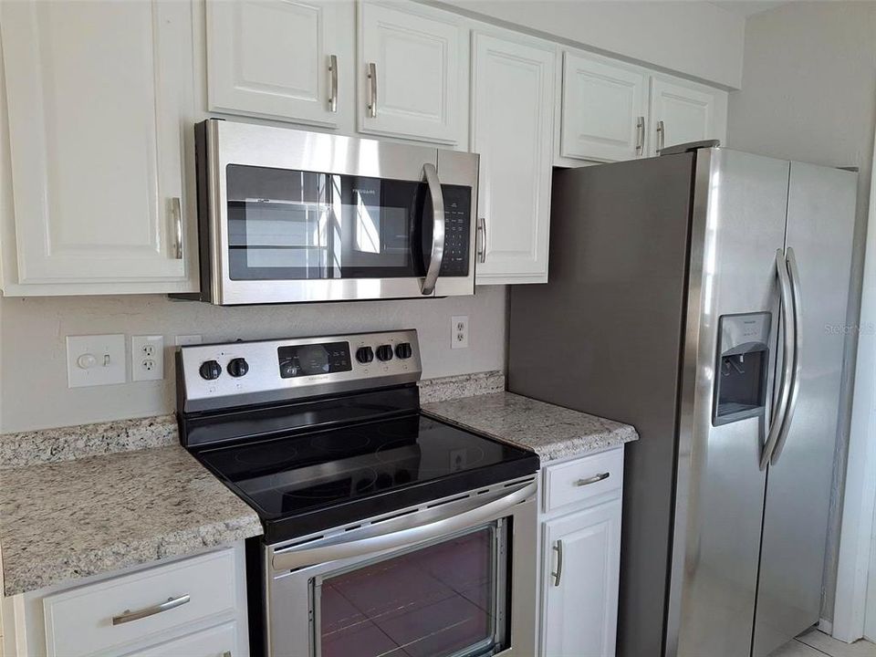 出租: $2,375 (3 贝兹, 2 浴室, 1039 平方英尺)