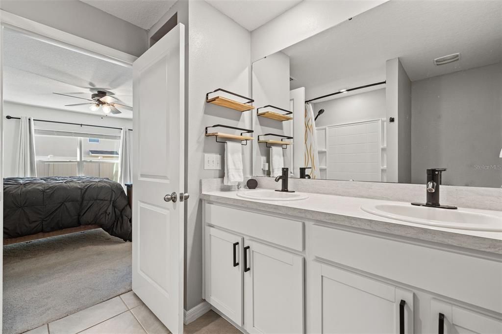 For Sale: $347,000 (3 beds, 2 baths, 1516 Square Feet)