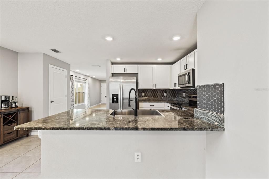 For Sale: $347,000 (3 beds, 2 baths, 1516 Square Feet)