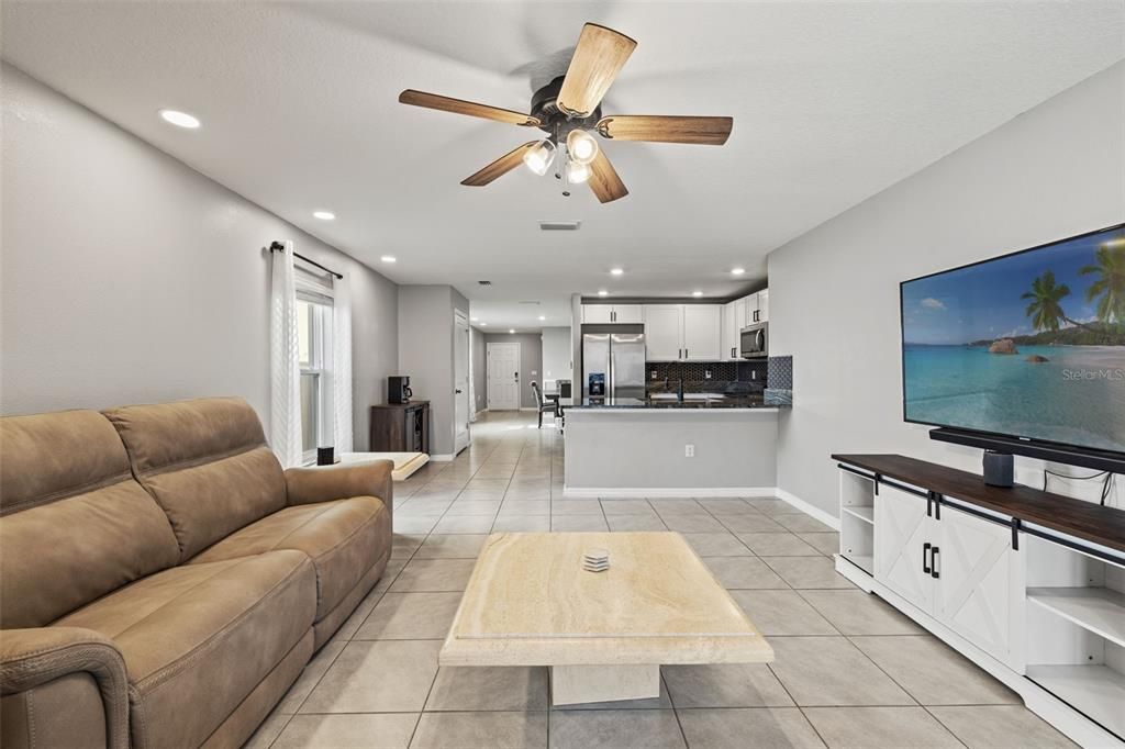 For Sale: $347,000 (3 beds, 2 baths, 1516 Square Feet)