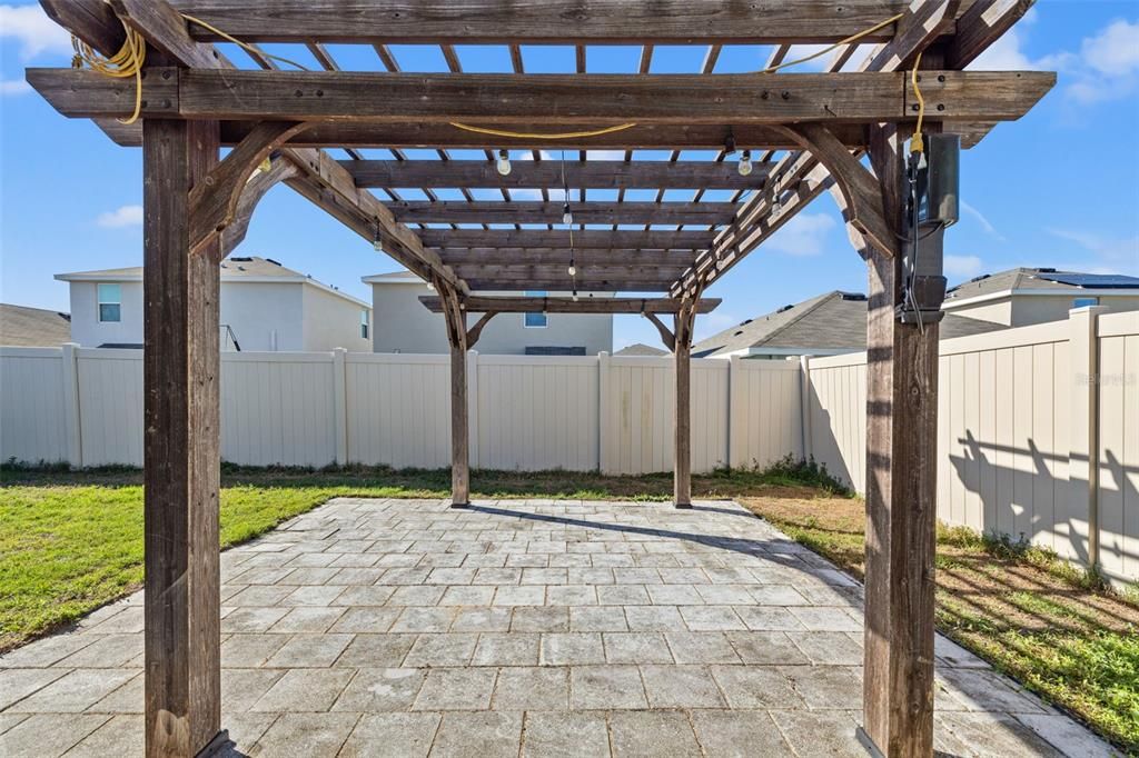 For Sale: $347,000 (3 beds, 2 baths, 1516 Square Feet)