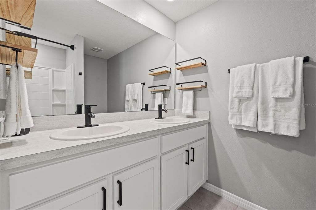 For Sale: $347,000 (3 beds, 2 baths, 1516 Square Feet)