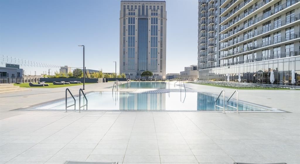 For Rent: $3,400 (2 beds, 2 baths, 769 Square Feet)