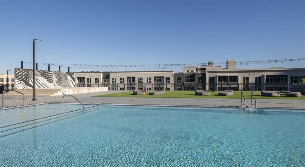 For Rent: $3,400 (2 beds, 2 baths, 769 Square Feet)