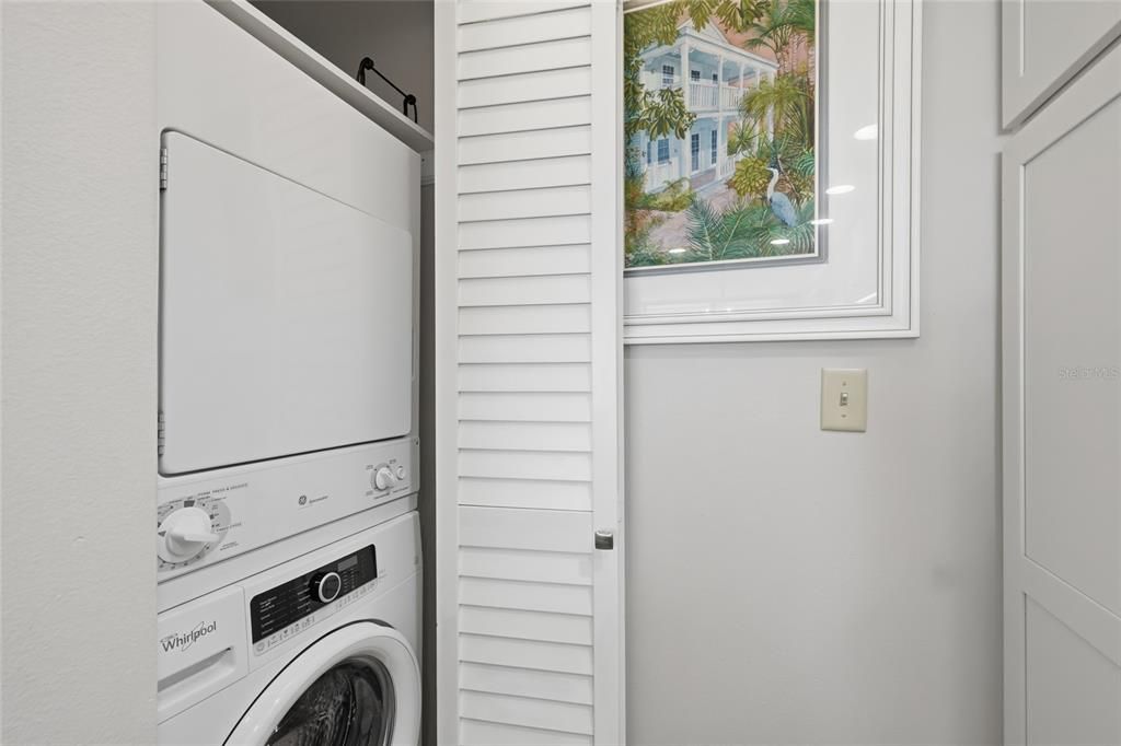 待售: $749,500 (2 贝兹, 2 浴室, 933 平方英尺)