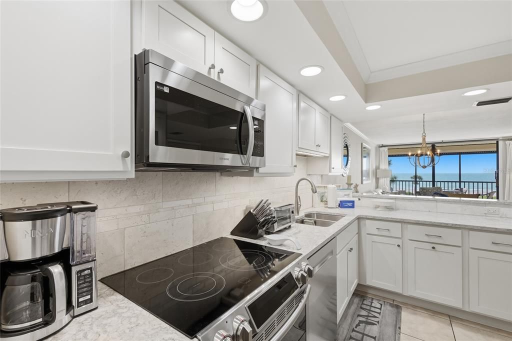 待售: $749,500 (2 贝兹, 2 浴室, 933 平方英尺)