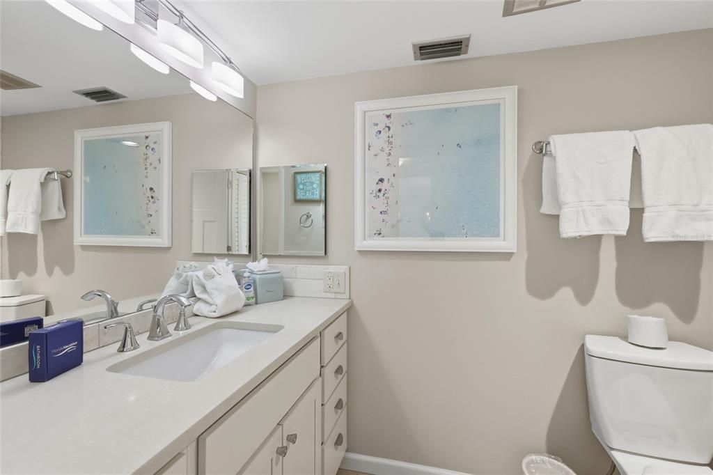 待售: $749,500 (2 贝兹, 2 浴室, 933 平方英尺)