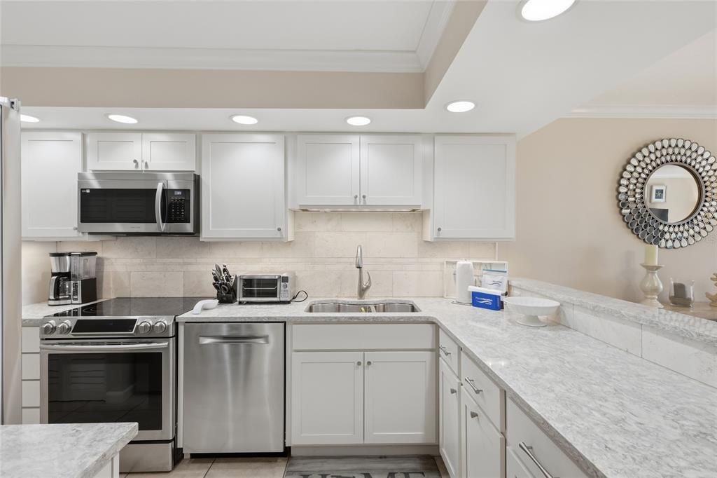 待售: $749,500 (2 贝兹, 2 浴室, 933 平方英尺)