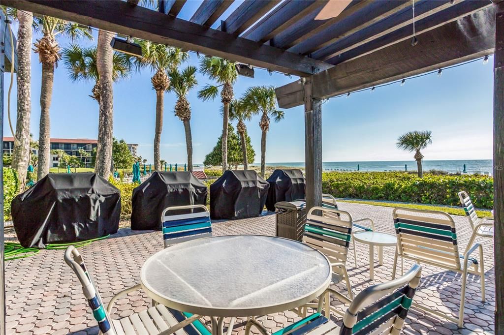 待售: $749,500 (2 贝兹, 2 浴室, 933 平方英尺)