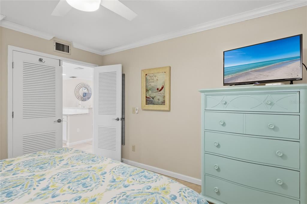 待售: $749,500 (2 贝兹, 2 浴室, 933 平方英尺)