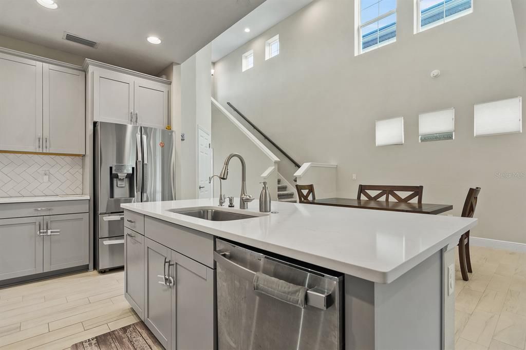 待售: $529,999 (4 贝兹, 2 浴室, 2427 平方英尺)