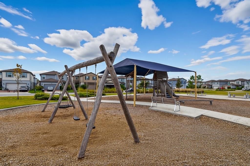 待售: $529,999 (4 贝兹, 2 浴室, 2427 平方英尺)