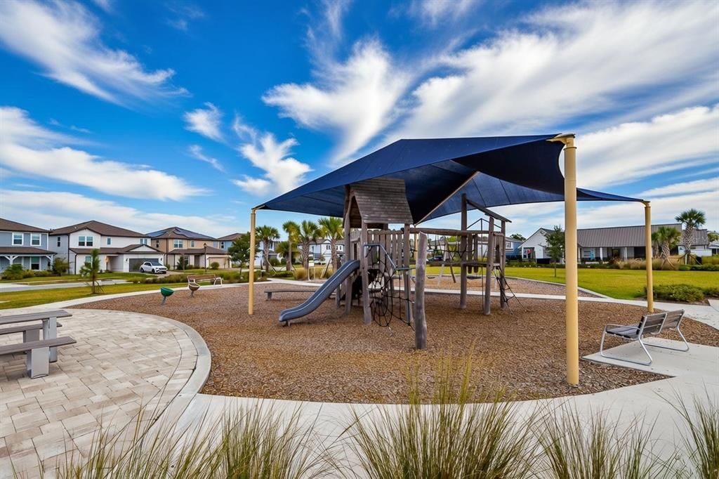 待售: $529,999 (4 贝兹, 2 浴室, 2427 平方英尺)