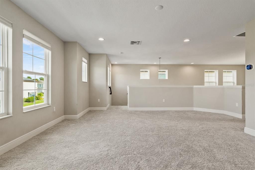 待售: $529,999 (4 贝兹, 2 浴室, 2427 平方英尺)