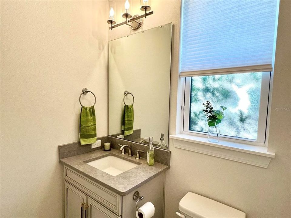 En Venta: $549,900 (2 camas, 2 baños, 2258 Pies cuadrados)