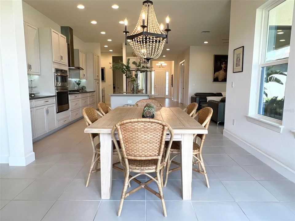 En Venta: $549,900 (2 camas, 2 baños, 2258 Pies cuadrados)