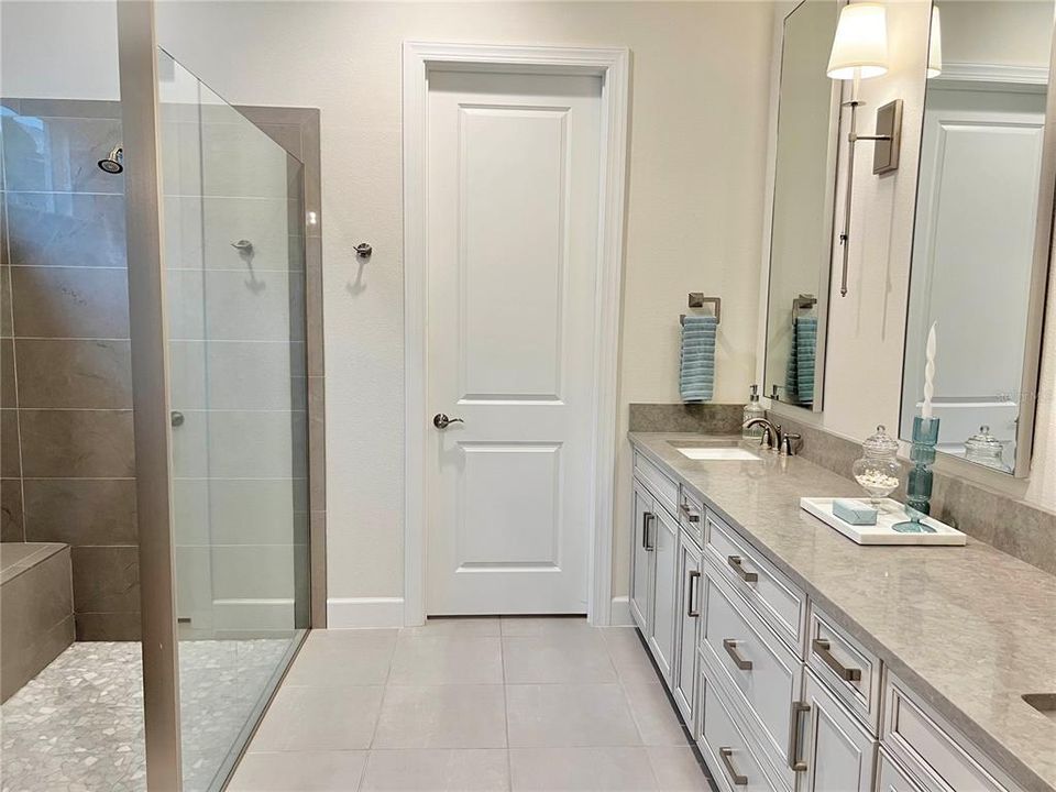 En Venta: $549,900 (2 camas, 2 baños, 2258 Pies cuadrados)