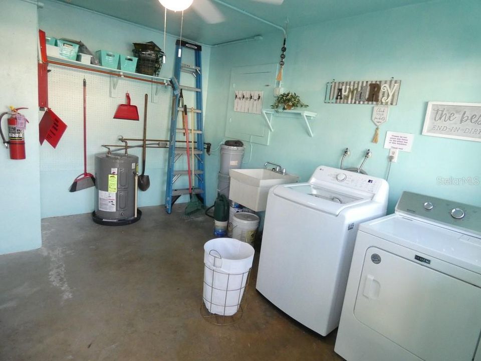 For Sale: $69,900 (1 beds, 1 baths, 605 Square Feet)