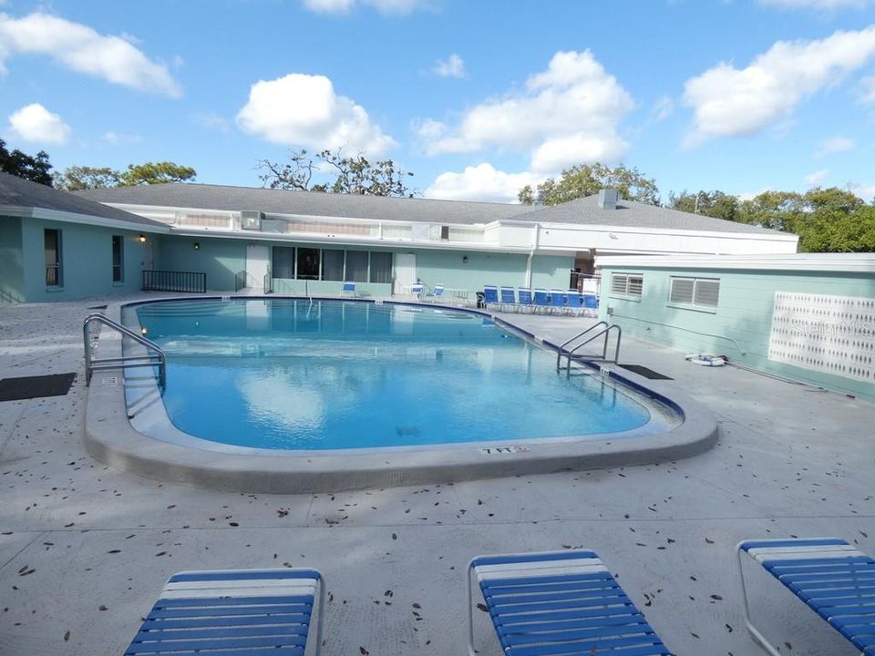 For Sale: $69,900 (1 beds, 1 baths, 605 Square Feet)