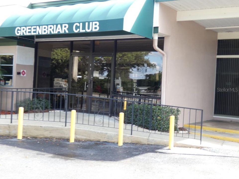 For Sale: $69,900 (1 beds, 1 baths, 605 Square Feet)