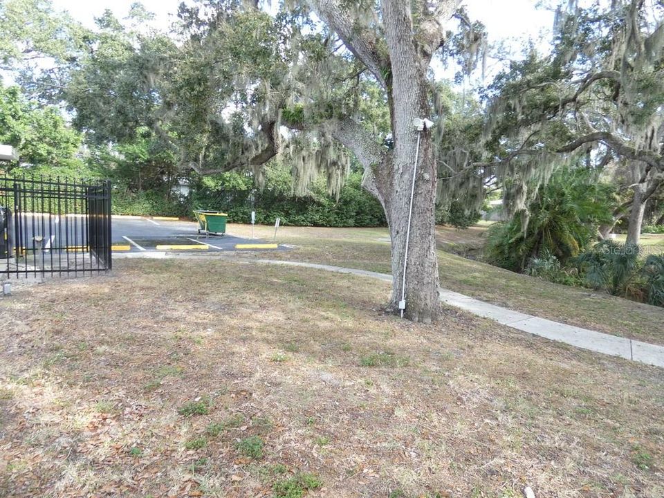 For Sale: $69,900 (1 beds, 1 baths, 605 Square Feet)