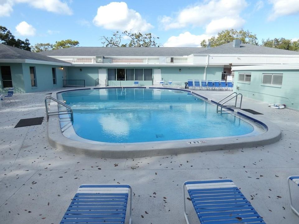 For Sale: $69,900 (1 beds, 1 baths, 605 Square Feet)