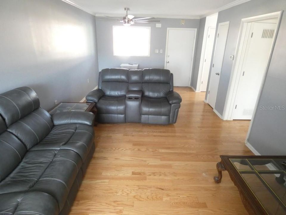 For Sale: $69,900 (1 beds, 1 baths, 605 Square Feet)