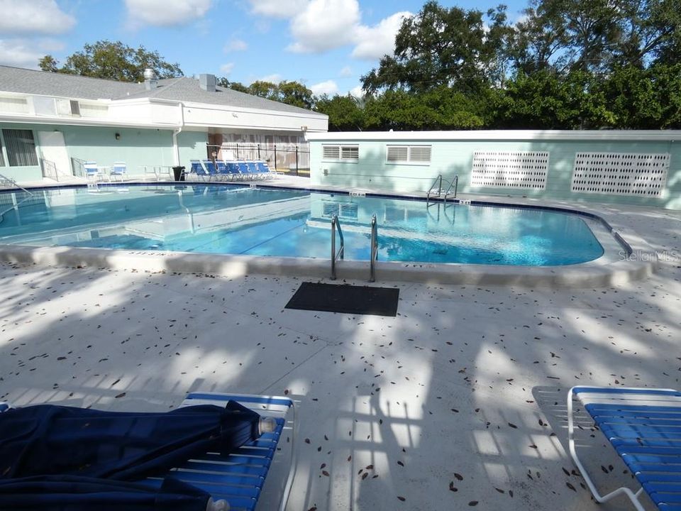 For Sale: $69,900 (1 beds, 1 baths, 605 Square Feet)