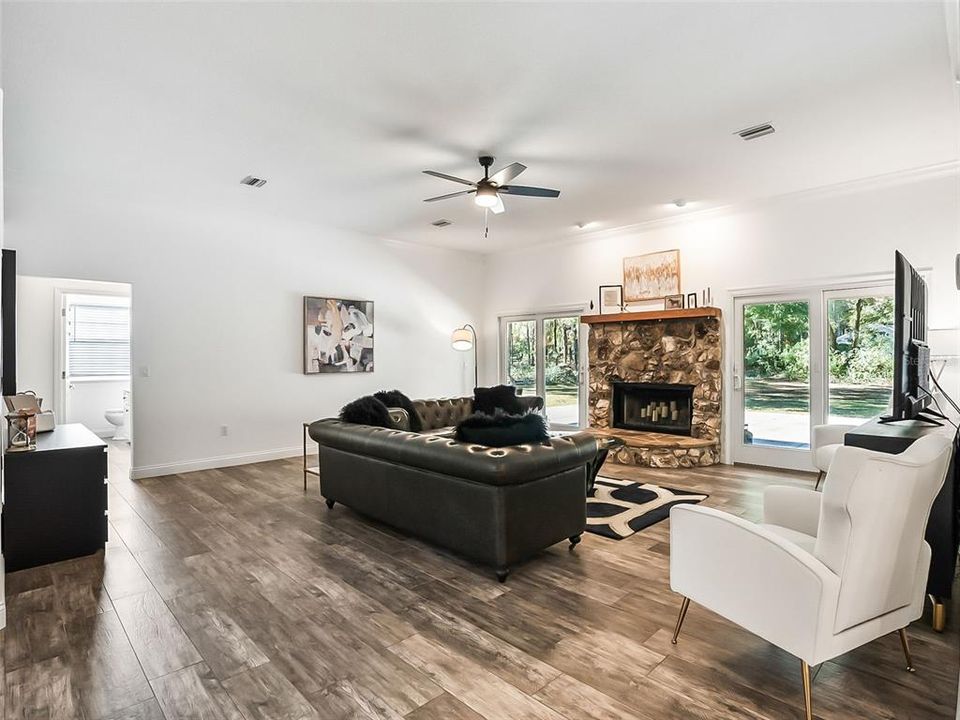 На продажу: $1,595,000 (4 спален, 2 ванн, 2467 Квадратных фут)