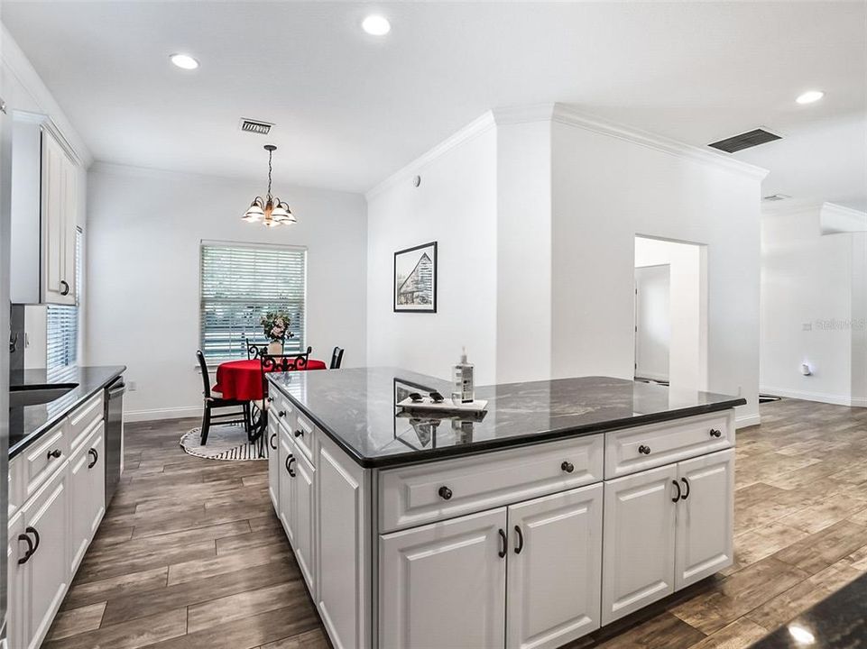 На продажу: $1,595,000 (4 спален, 2 ванн, 2467 Квадратных фут)